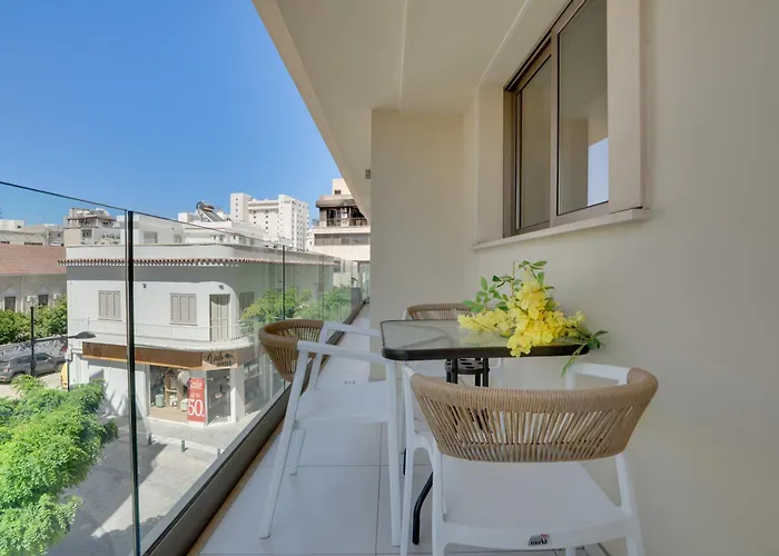 Lemon Paradise Centre 200m From Λάρνακα